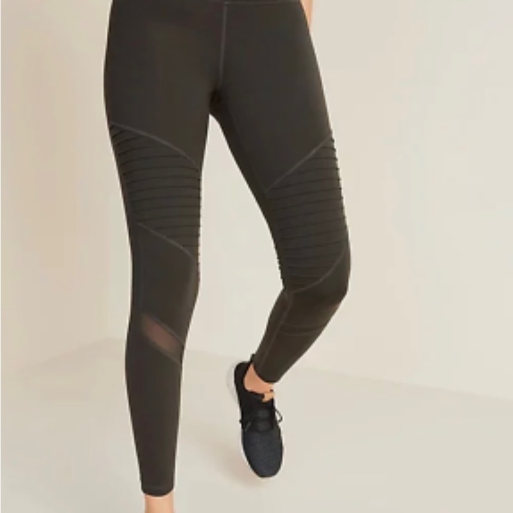 Old Navy Active Elevate Leggings “Go Dry”